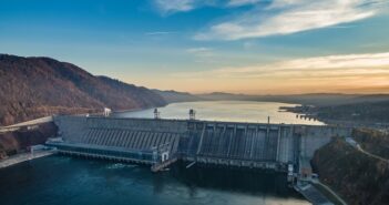 Wasserkraft: Die größten Wasserkraftwerke und wie Dein Strom daraus wird ( Foto: Shutterstock-Evgeny_V )