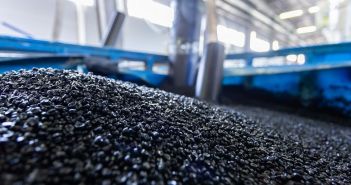 Millioneninvestitionen: Covestro treibt Entwicklung von nachhaltigem Polycarbonat-Recycling voran Covestro entwickelt innovativen Prozess für das Recycling von (Foto: AdobeStock - vadimborkin 530837117)