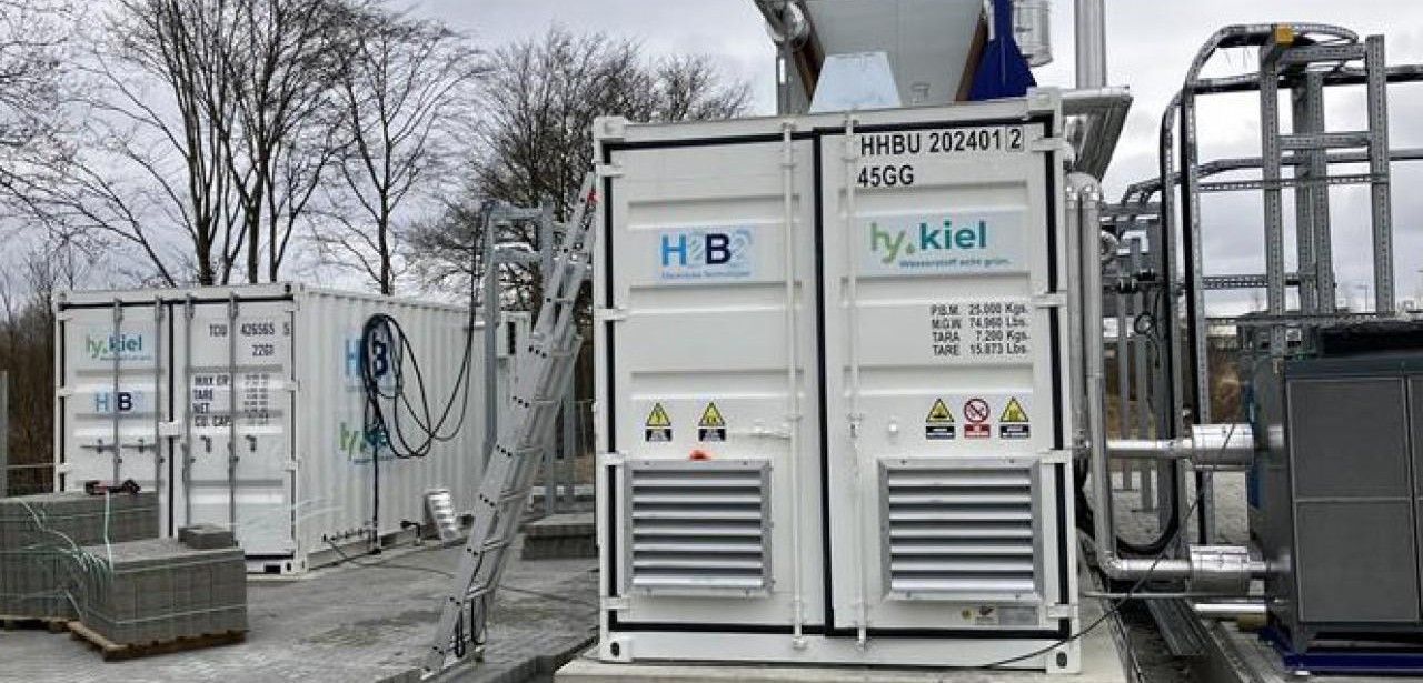 HY.Kiel installiert 2-MW-Elektrolyseur für 170 Tonnen grünen Wasserstoff (Foto: GP JOULE)
