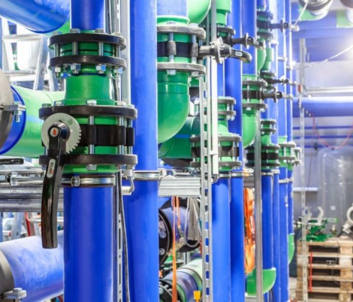 Die gesamte zentrale Anlagentechnik zu den einzelnen Komponenten (Foto: aquatherm)