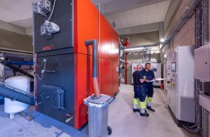 Energietour Station 13 in Lütjenburg zeigt effiziente Biomassekessel (Foto: HanseWerk)