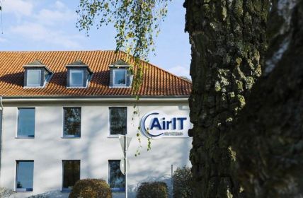 AirITSystems Kundenumfrage 2025 erzielt hohe Rücklaufquote, pflanzt 300 (Foto: AirITSystems GmbH)